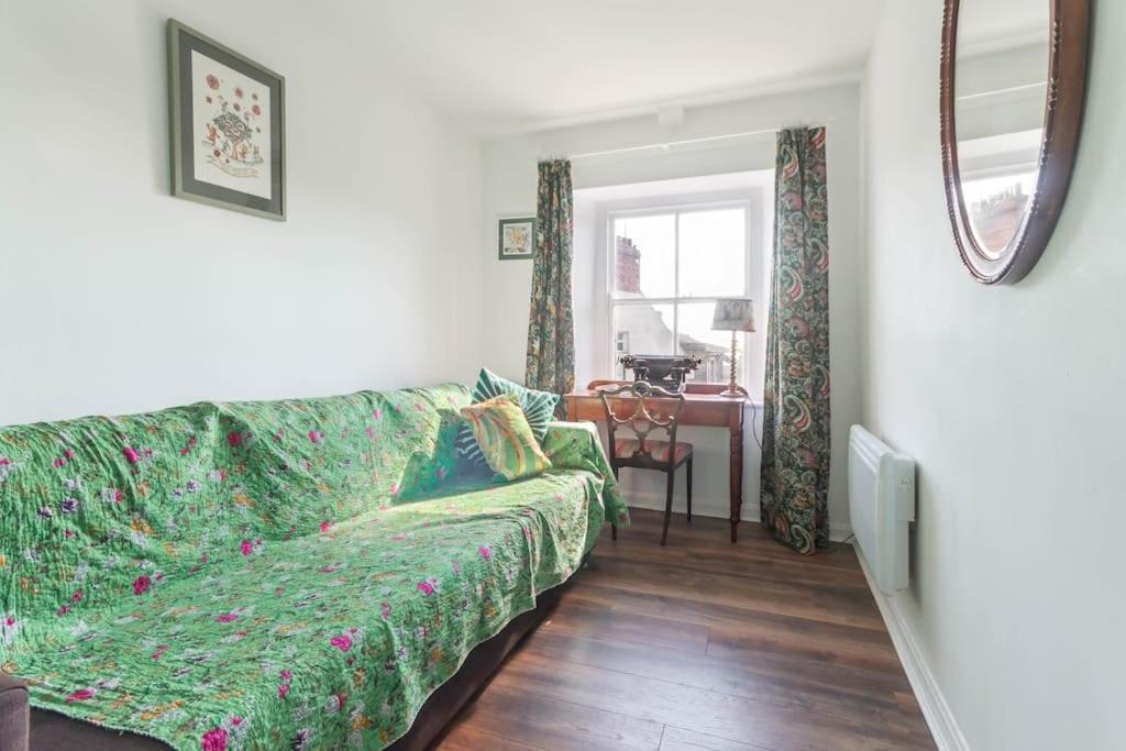 Апартаменты Alnwick Book Nook - Dog Friendly Экстерьер фото
