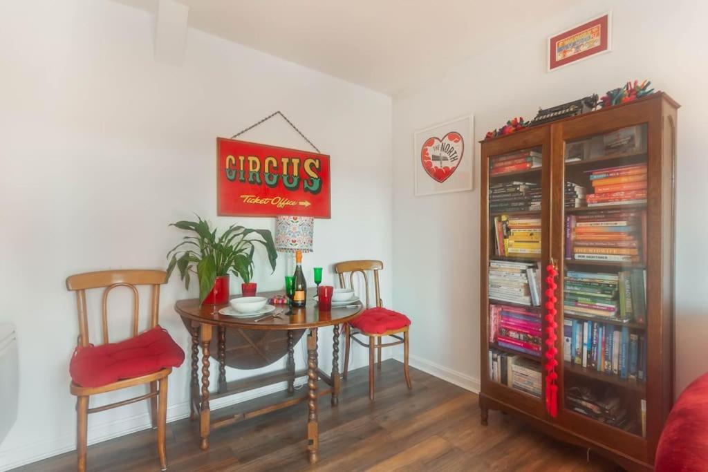 Апартаменты Alnwick Book Nook - Dog Friendly Экстерьер фото